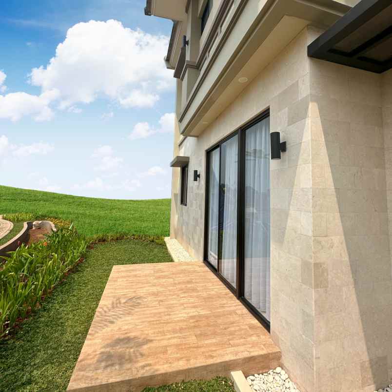 rumah mewah 2 lantai dekat dari gerbang tol sawangan