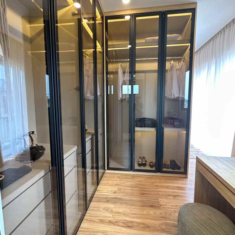 rumah mewah 2 lantai dekat dari gerbang tol sawangan