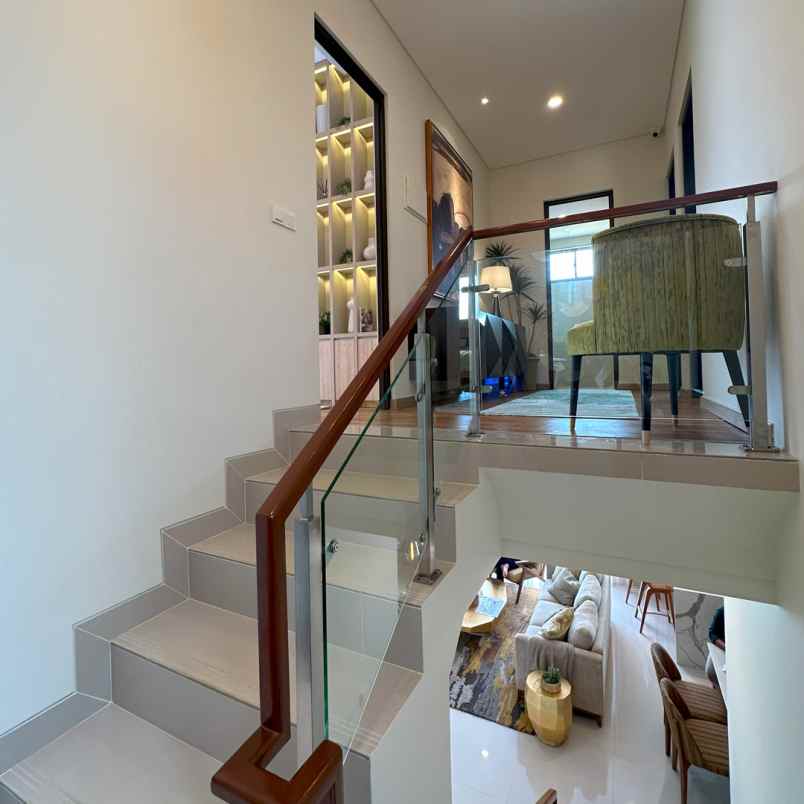 rumah mewah 2 lantai dekat dari gerbang tol sawangan