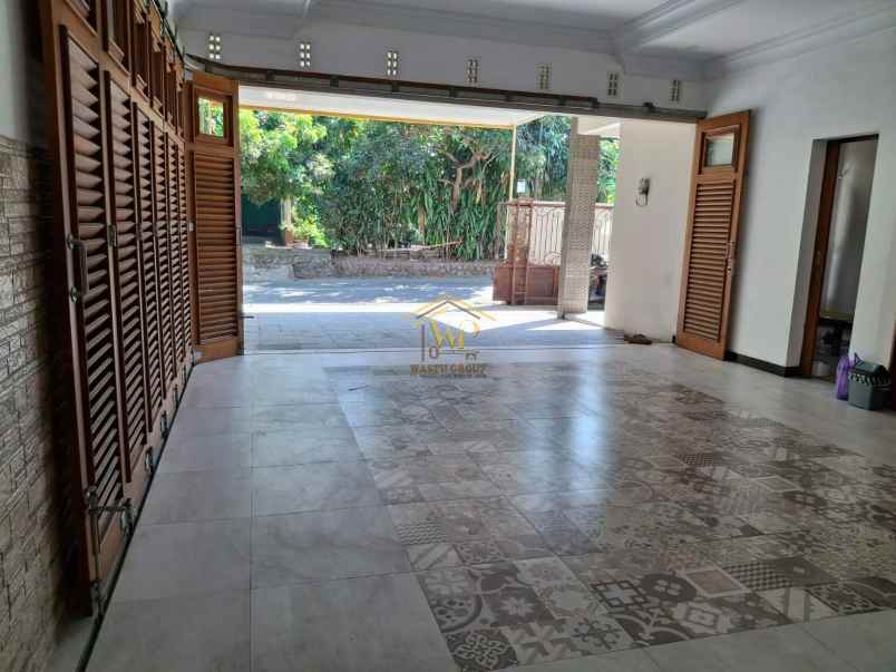 rumah mewah 2 lantai di lempongsari palagan furnish