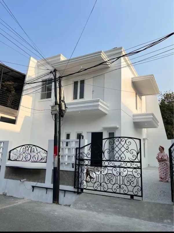 Rumah Mewah 2 Lantai Siap Huni Di Pondok Kelapa Jaktim