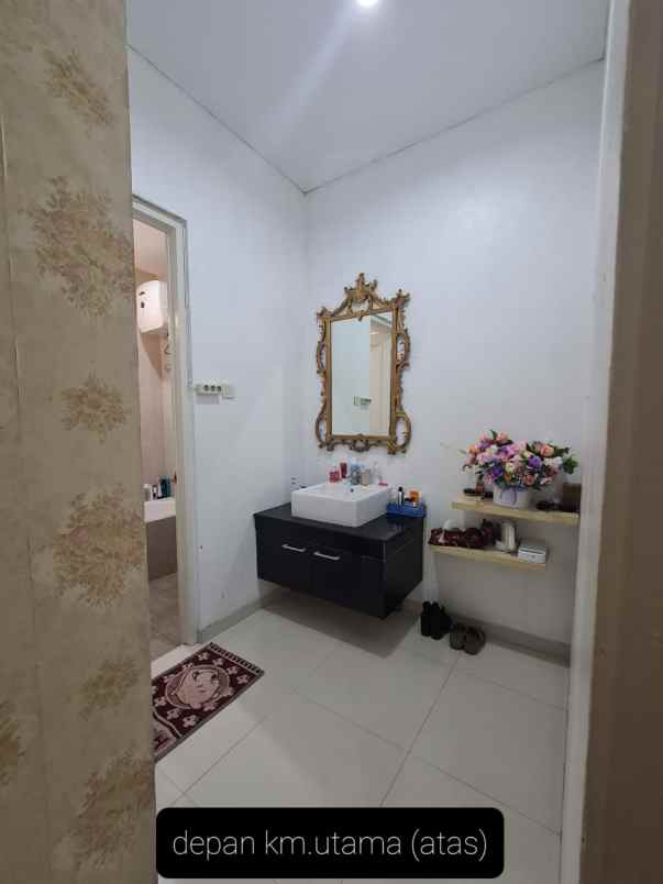 rumah mewah dua lantai siap huni di bsb semarang