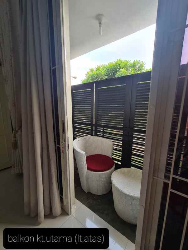 rumah mewah dua lantai siap huni di bsb semarang