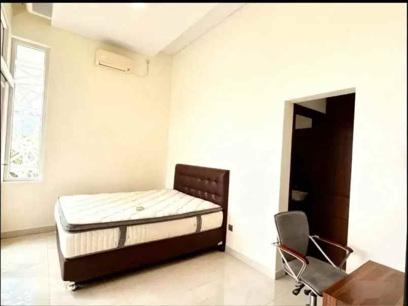 rumah mewah exclusive di cempaka putih jakarta pusat