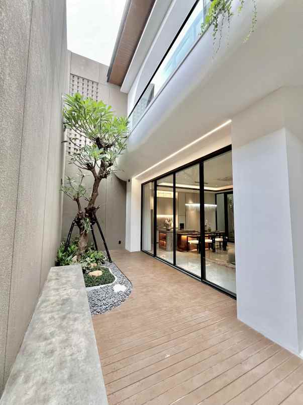 rumah mewah graha famili family full perabot lift kpr