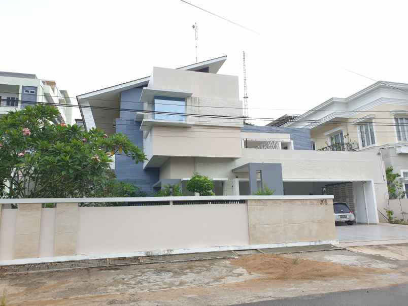 rumah mewah jln dr ismail akcaya