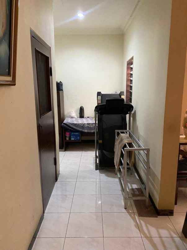 rumah mewah modern lokasi di dieng kota malang