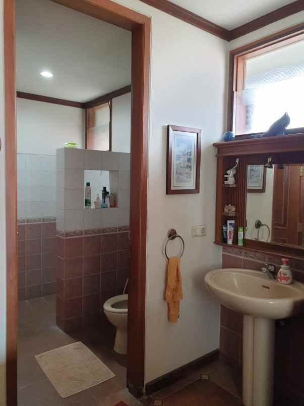 rumah mewah view cantik srondol semarang
