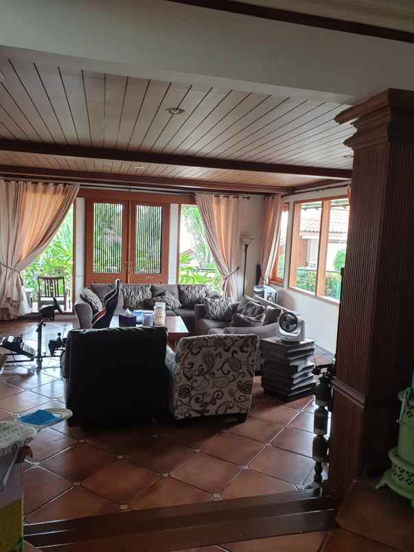 rumah mewah view cantik srondol semarang