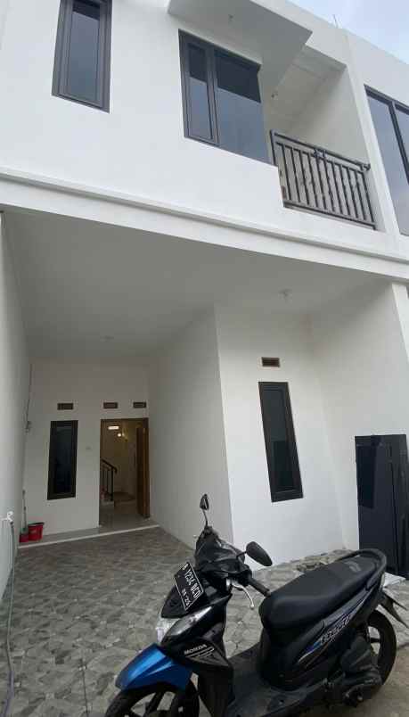 rumah minimalis modern dalam cluster di bintara