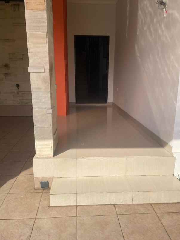 rumah modern di jl tukad badung deket sanur sidekarya
