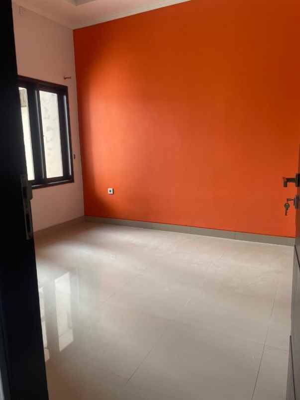 rumah modern di jl tukad badung deket sanur sidekarya