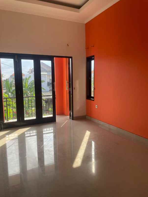rumah modern di jl tukad badung deket sanur sidekarya