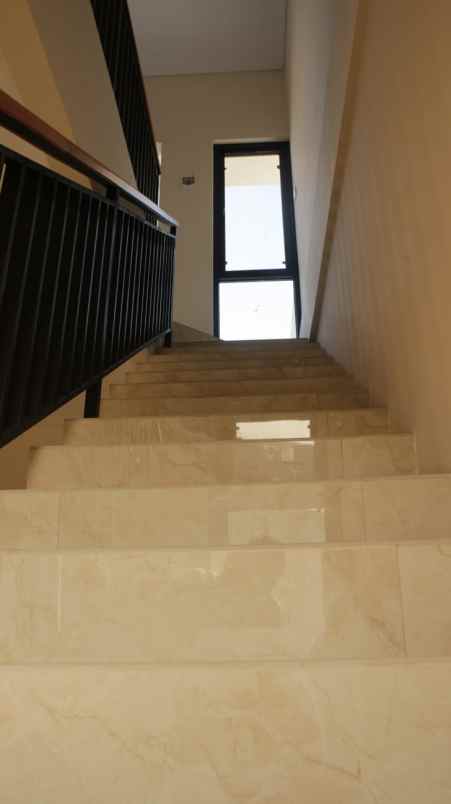 rumah modern kontemporer dekat uii