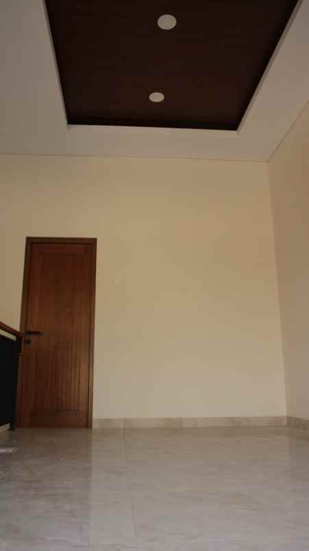 rumah modern kontemporer dekat uii