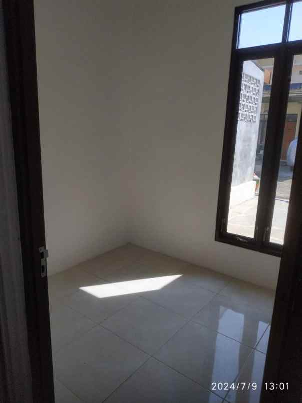 rumah modern lokasi dekat otsuka lawang