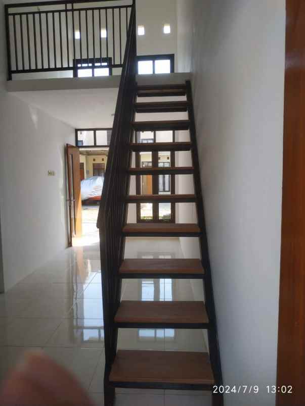 rumah modern lokasi dekat otsuka lawang