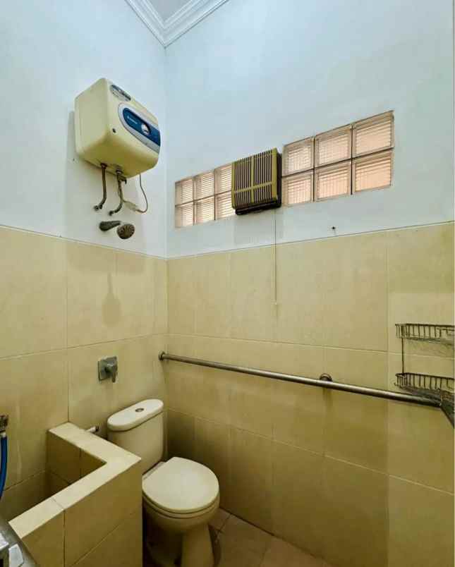 rumah ngesrep barat banyumanik semarang