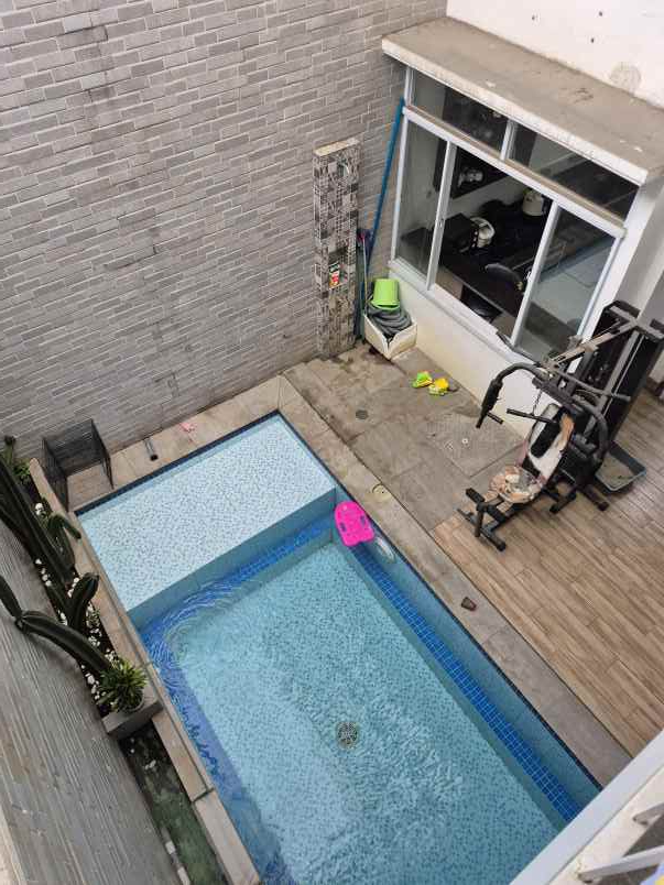 rumah nyaman kolam renang legenda wisata cibubur