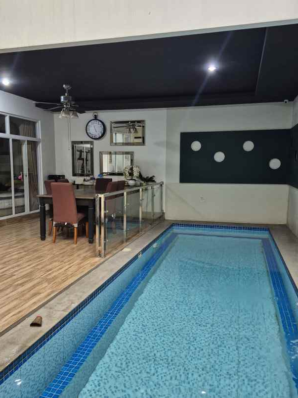 rumah nyaman kolam renang legenda wisata cibubur