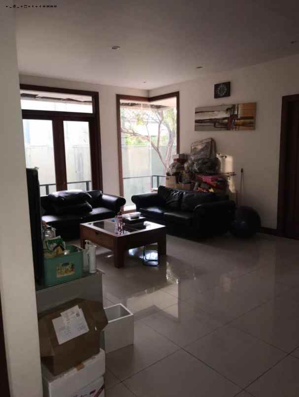 rumah pakuwon city strategis minimalis furnish