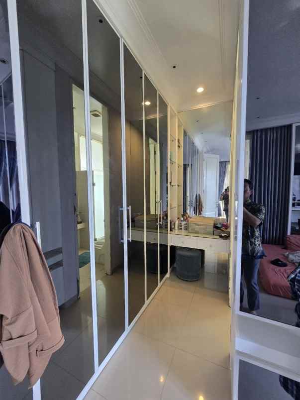 rumah pakuwon indah vbr 2 hdp selatan