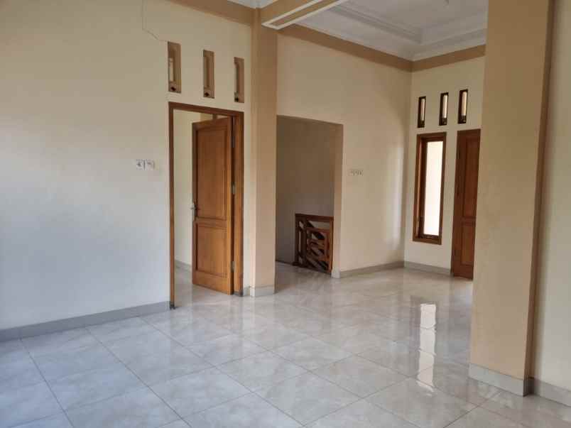 rumah paling mewah tanah luas banget di purworejo