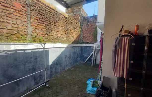 rumah puri surya jaya sidoarjo row 2 5 mobil