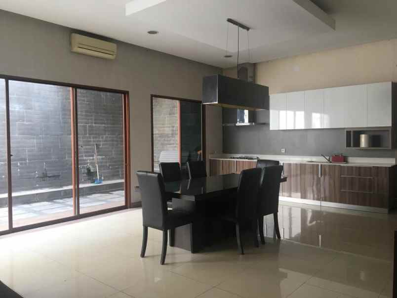 rumah royal gading mansion