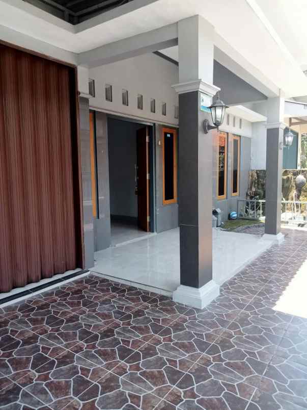 rumah second kondisi bagus lokasi premium di kalasan