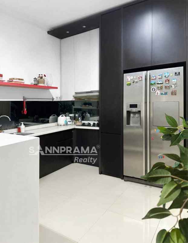 rumah semi furnished dalam cluster sukatani depok fry