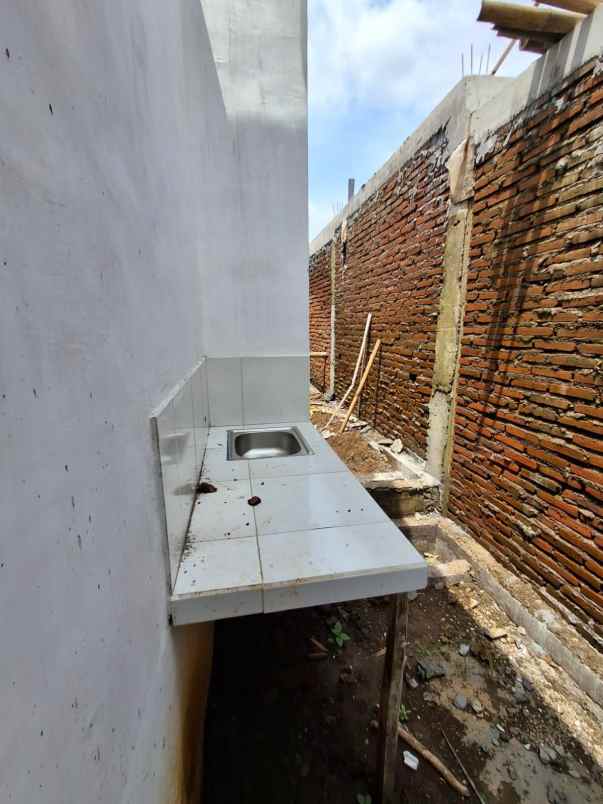 rumah siap huni 1 lantai lokasi dekat smkn 9 malang