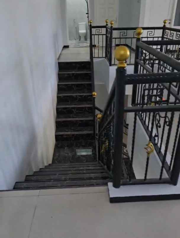 rumah siap huni bagus dekat wiyung surabaya barat