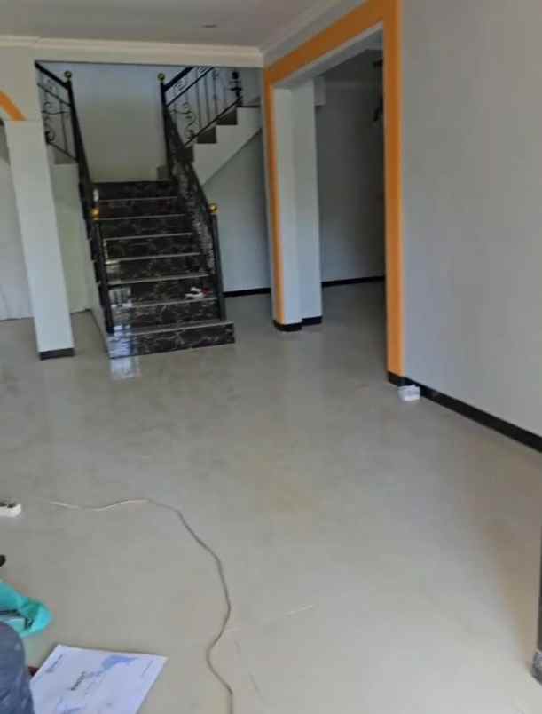 rumah siap huni bagus dekat wiyung surabaya barat