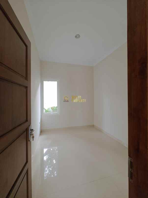 rumah siap huni dalam perumahan di jalan palagan