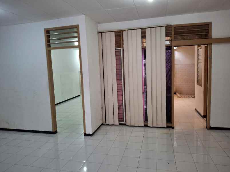 rumah siap huni darmo harapan row jalan 2 5 mobil