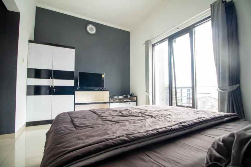 rumah siap huni dengan private pool indoor