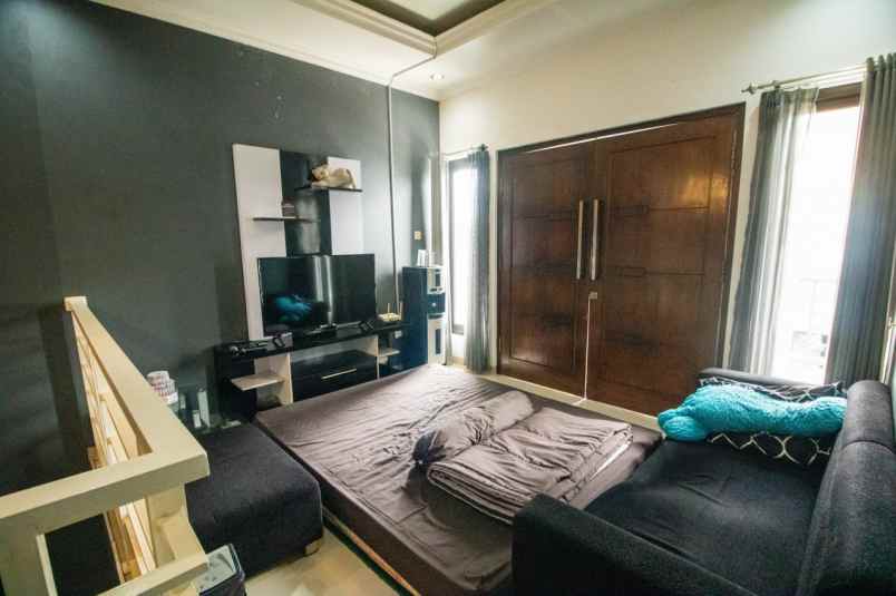 rumah siap huni dengan private pool indoor