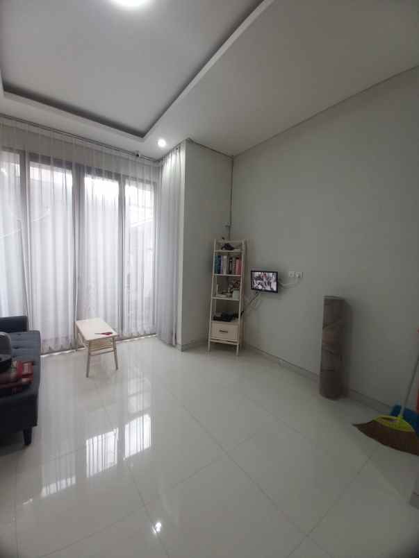 rumah siap huni full furnish di permata jingga