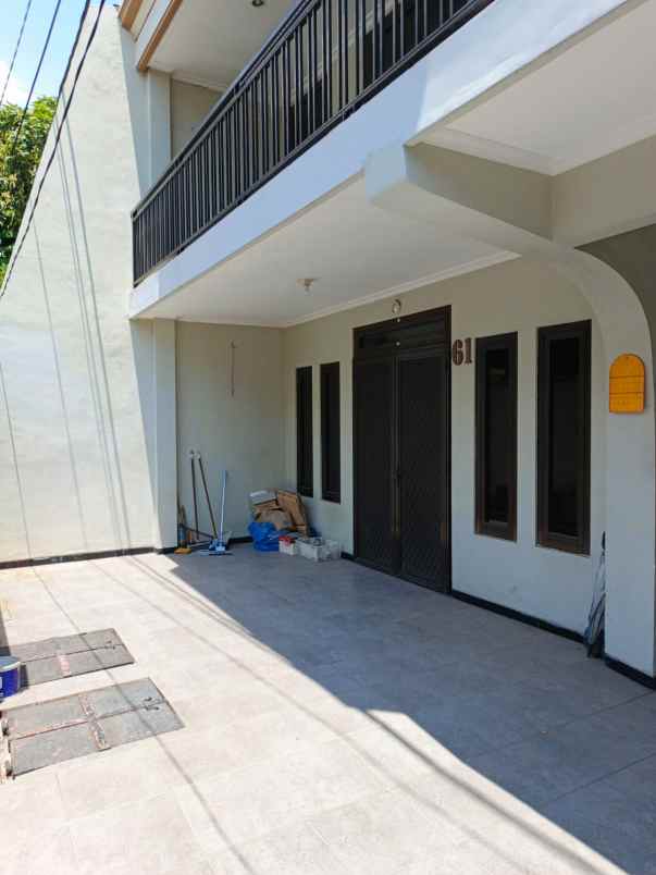 rumah siap huni lebak row jalan 2 mobil 2 lantai