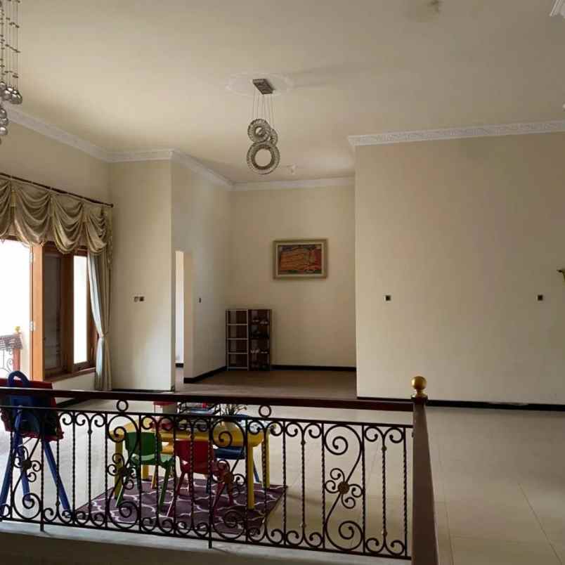 rumah siap huni lokasi di araya golf malang