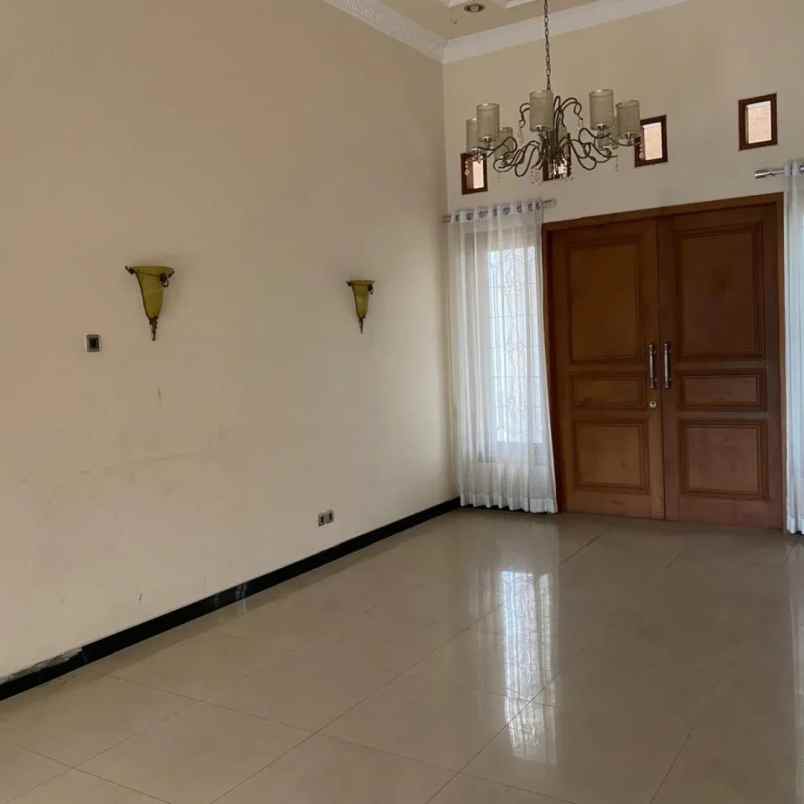 rumah siap huni lokasi di araya golf malang