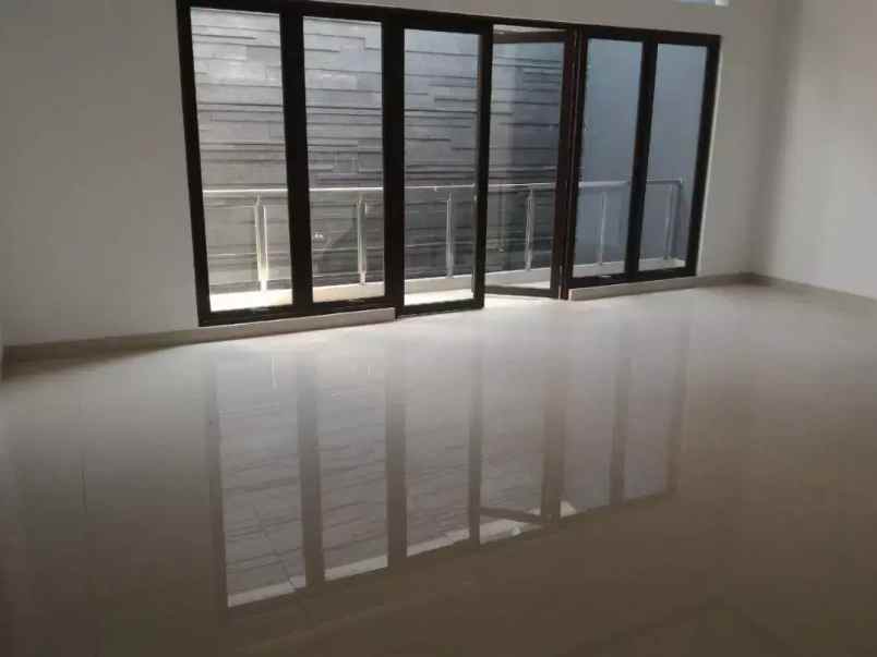 rumah singgasana pradana