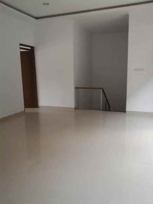 rumah singgasana pradana