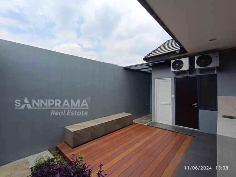 rumah strategis pinggir jalan dekat akses tol