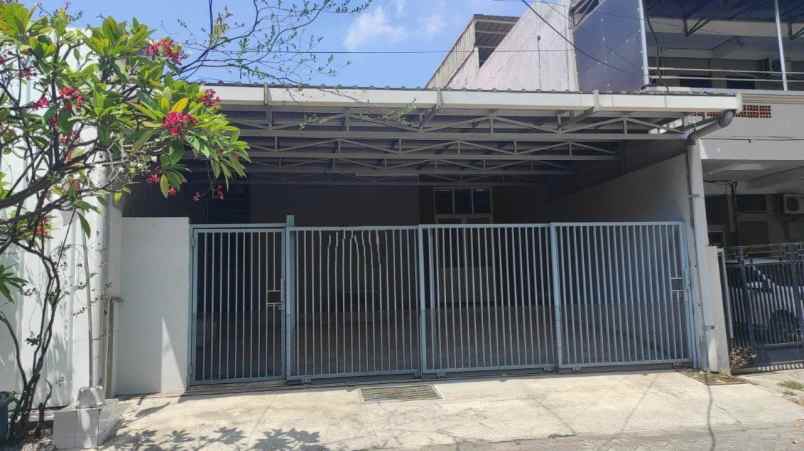 rumah timur jual 4m rumah manyar jaya strategis