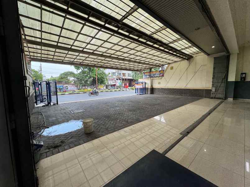 rumah usaha strategis dekat alun alun sidoarjo