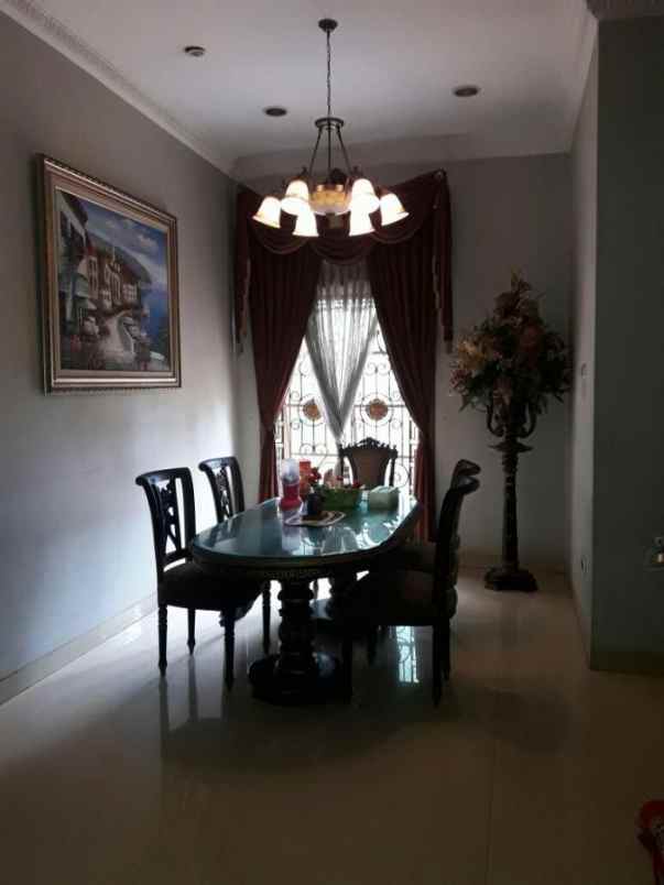 rumah villa menara kelapa gading