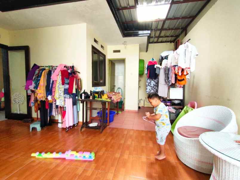 rumah villa puncak tidar