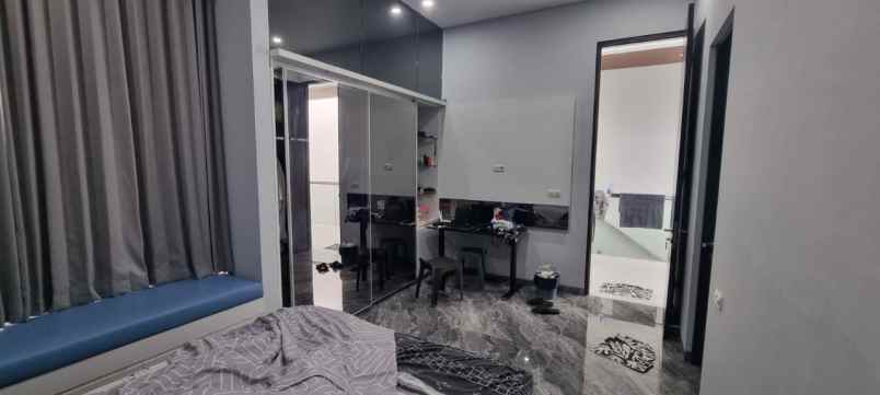 rumah waterfront citraland strategis row 3 mobil